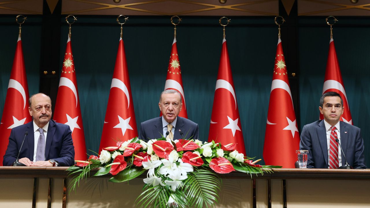 Cumhurbaşkanı Erdoğan yeni asgari ücreti açıkladı: Net 8 bin 506 TL